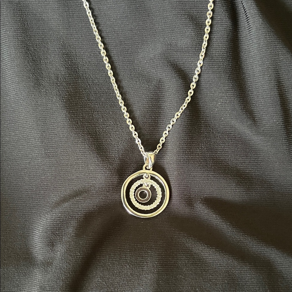 Elegant Silver Pendant Necklace